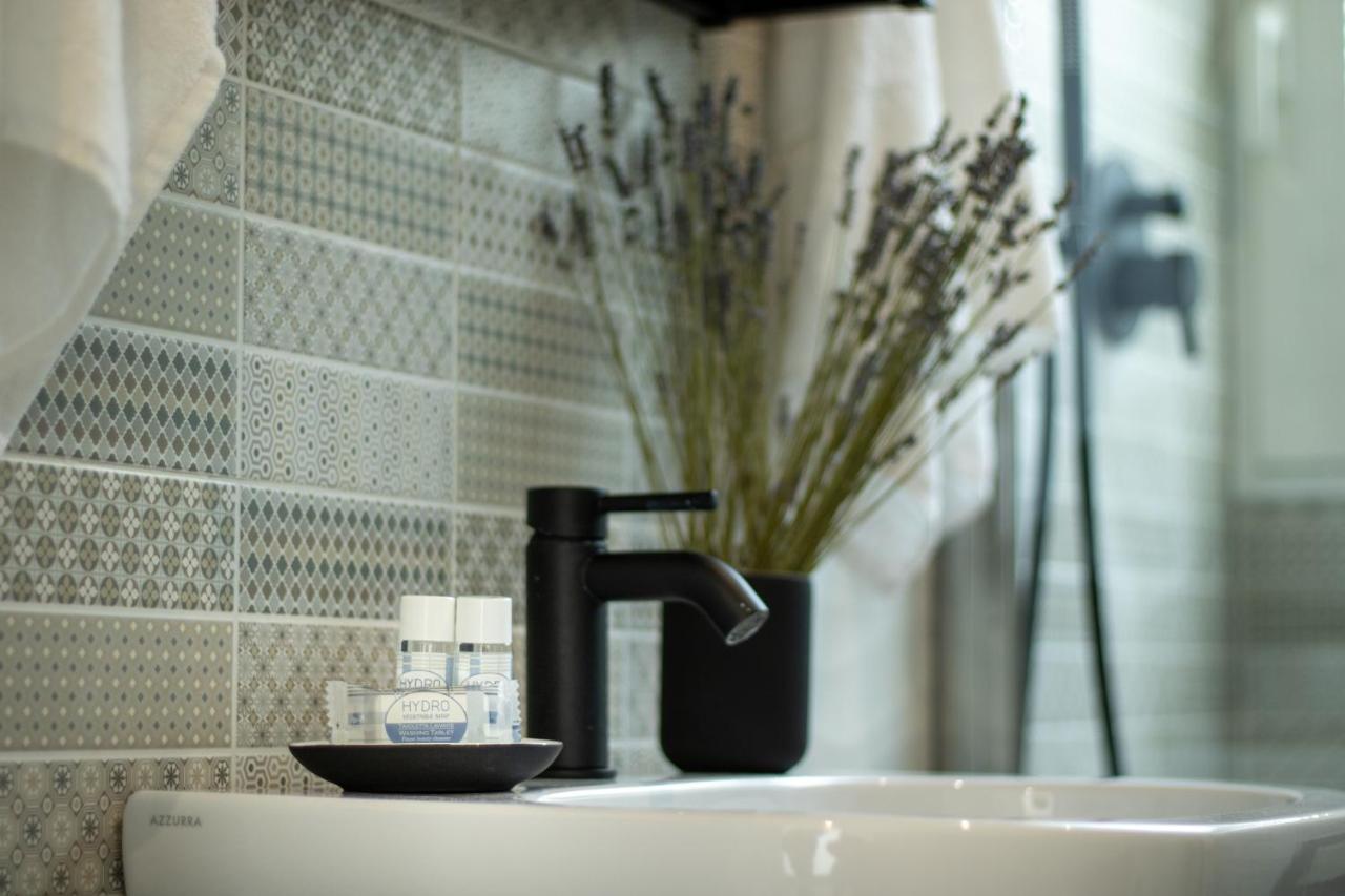 Navigli - Chic And Sophisticated Home In Милано Екстериор снимка